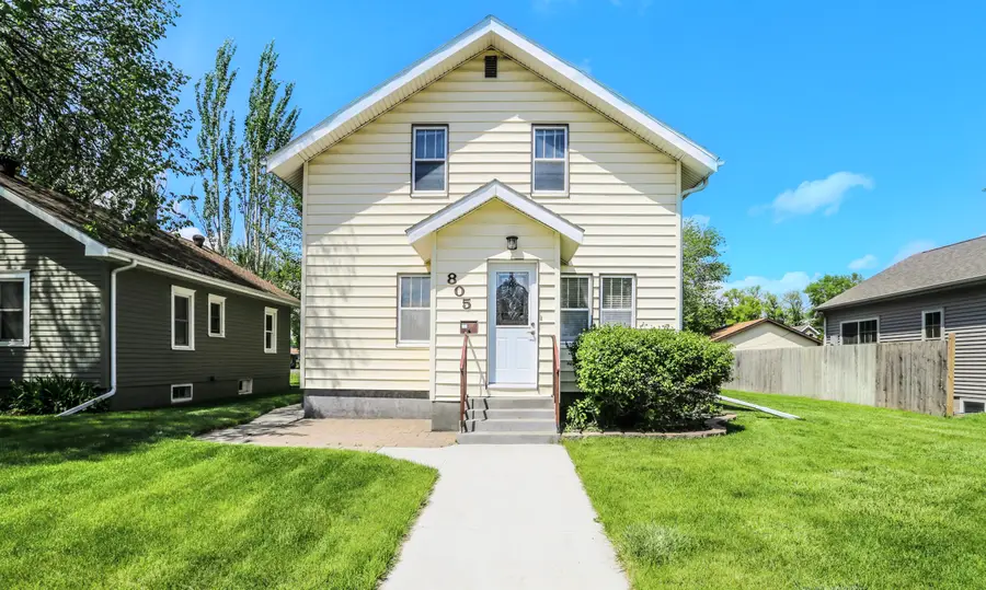 805 NE 1st Avenue, Aberdeen, SD 57401 - #3