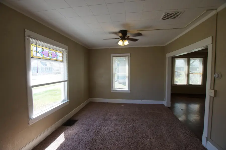 902 S 3rd Street, Aberdeen, SD 57401 - #3