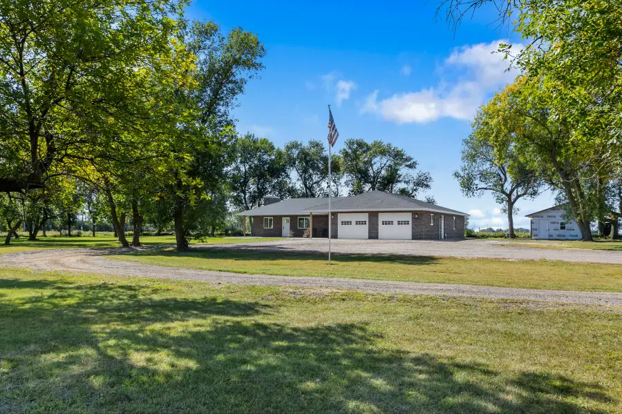 2810 S 392nd Avenue, Aberdeen, SD 57401 - #2