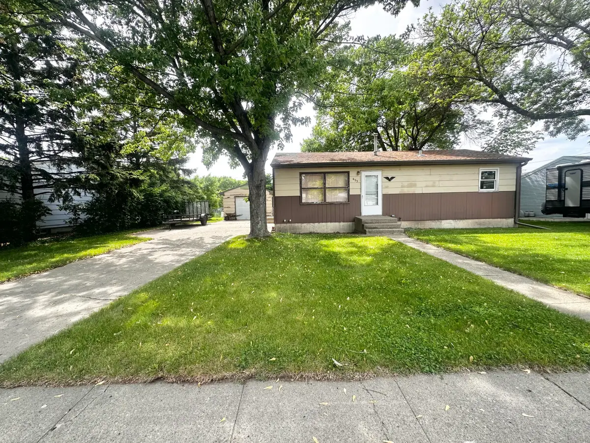 623 N High Street, Aberdeen, SD 57401 - #1