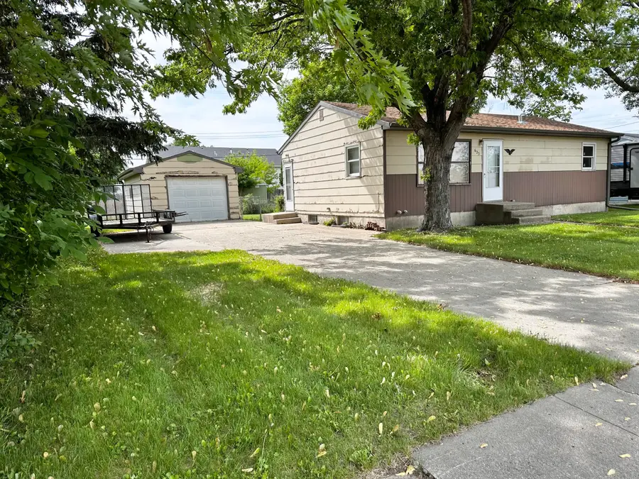 623 N High Street, Aberdeen, SD 57401 - #2