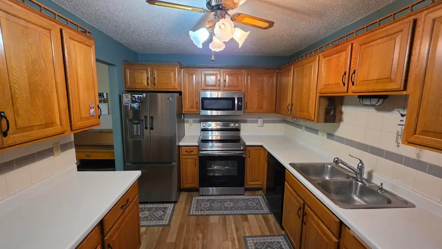1521 E Melgaard Road, Aberdeen, SD 57401 - #3
