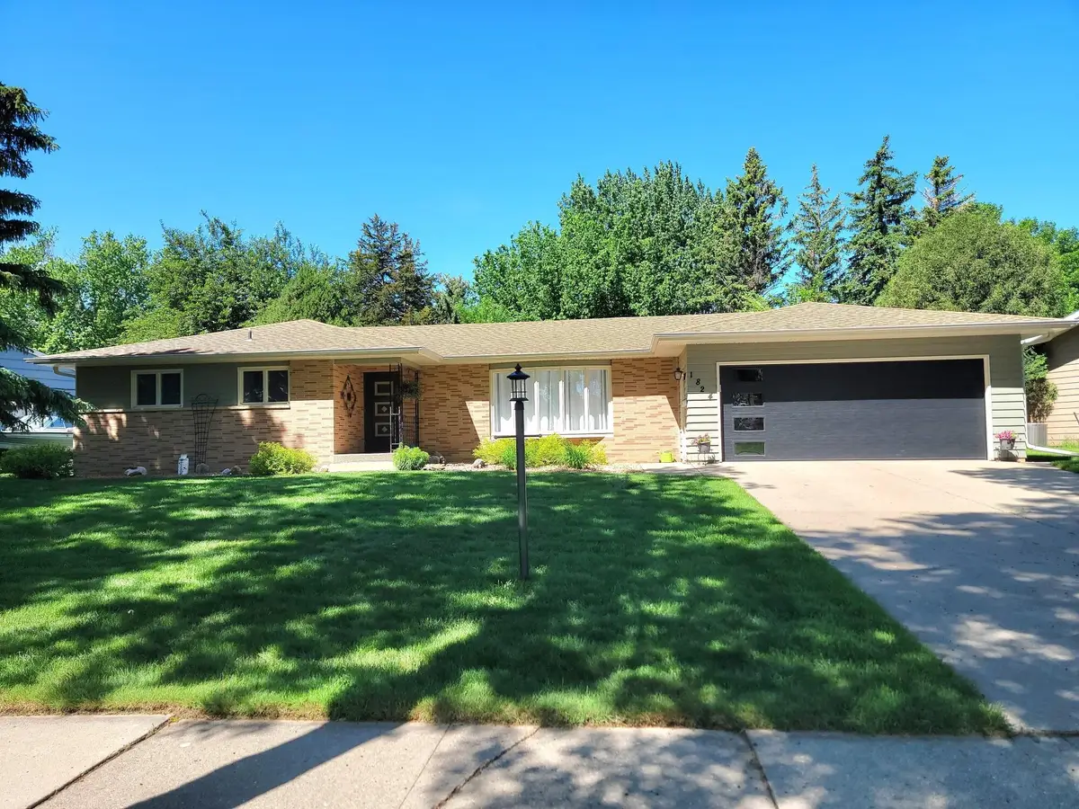 1824 Eisenhower Circle, Aberdeen, SD 57401 - #1