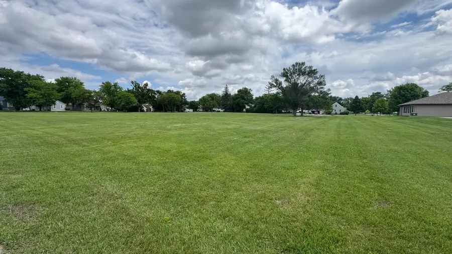 411 S Harrison Street, Aberdeen, SD 57401 - #2