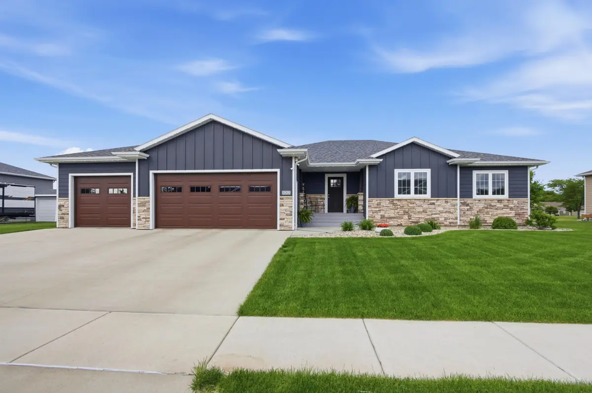 1209 Kettering Drive, Aberdeen, SD 57401 - #1