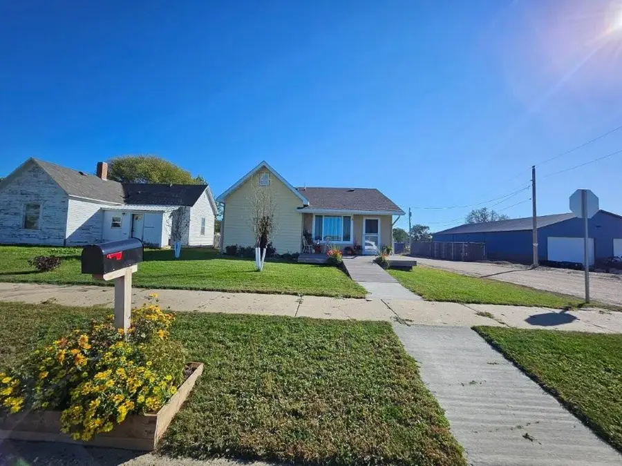 6 E 4th Avenue, Mobridge, SD 57601 - #2