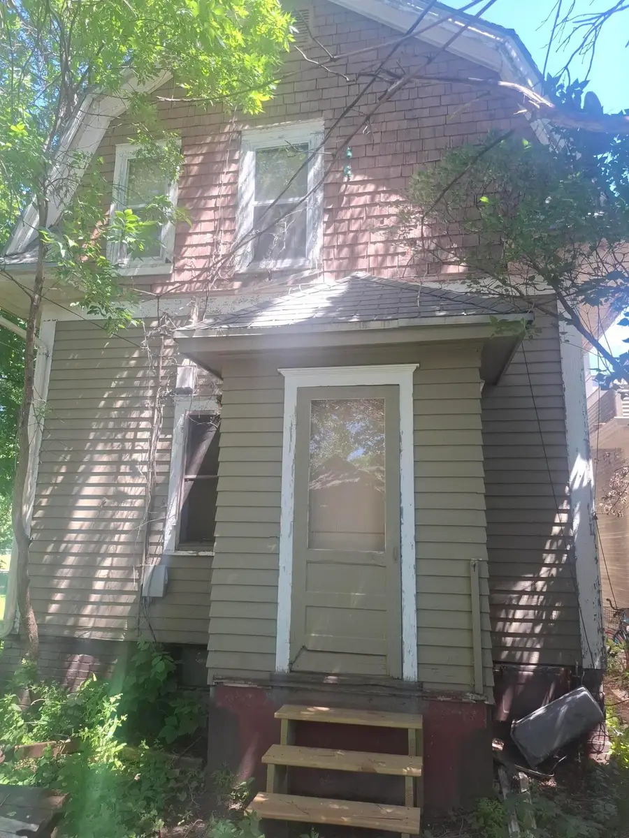 1122 S Washington Street, Aberdeen, SD 57401 - #2