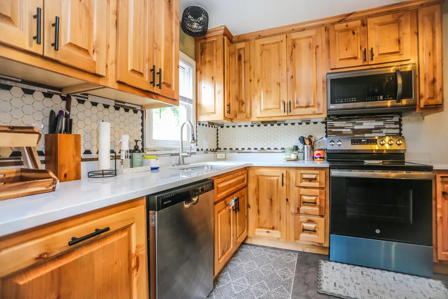 1724 S 1st Street, Aberdeen, SD 57401 - #3