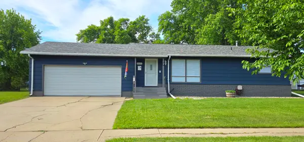 1222 NE 11th Avenue, Aberdeen, SD 57401