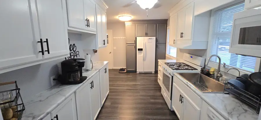 1222 NE 11th Avenue, Aberdeen, SD 57401 - #2