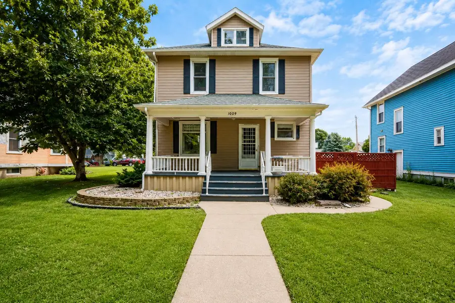 1009 S Kline Street, Aberdeen, SD 57401 - #3