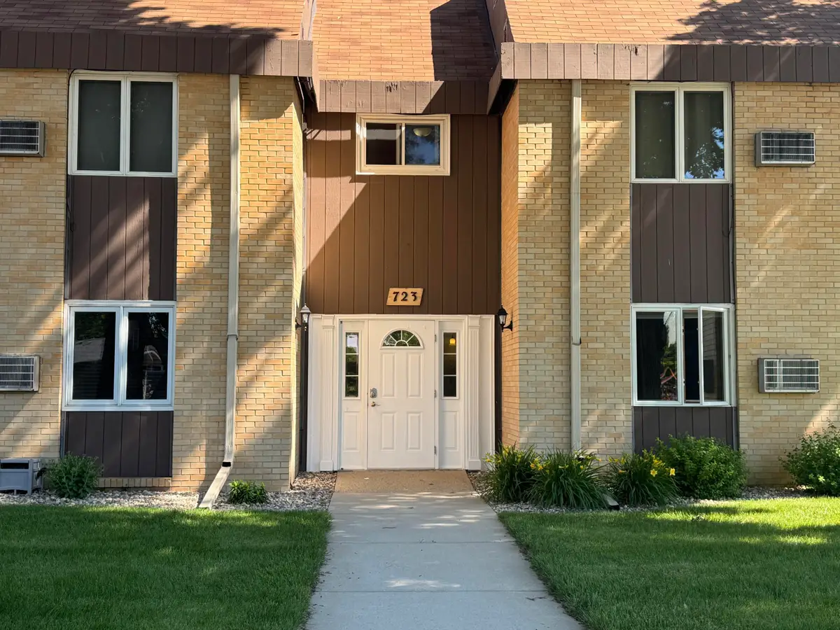 723 NE 15th Avenue, Aberdeen, SD 57401 - #1