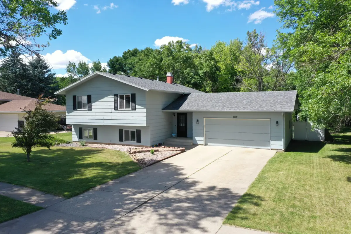 1115 NE 15th Avenue, Aberdeen, SD 57401 - #1