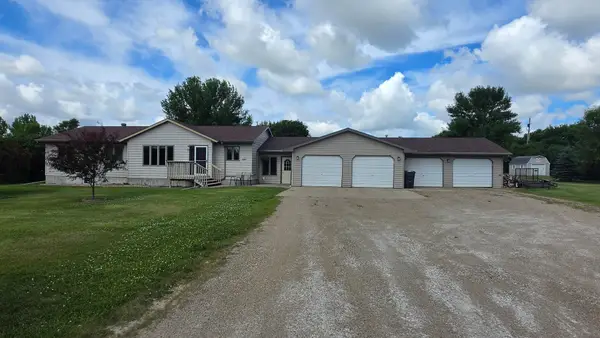 12867 E Pleasant Valley Drive, Aberdeen, SD 57401