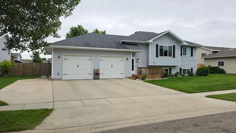 1005 Plum Lane, Aberdeen, SD 57401 - #2