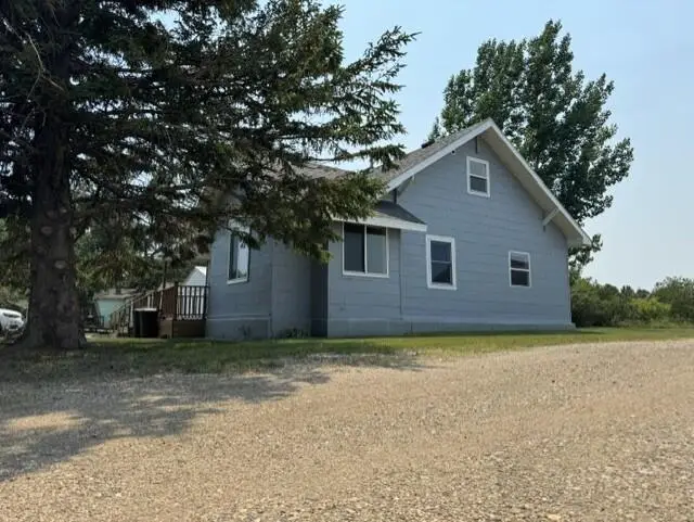402 N 11th Avenue, Faulkton, SD 57438 - #1