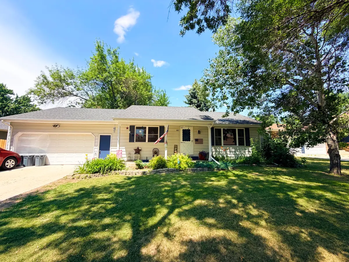 809 NE 18th Avenue, Aberdeen, SD 57401 - #1
