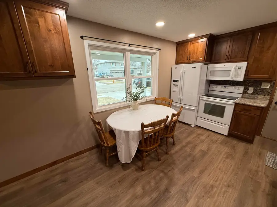 809 NE 18th Avenue, Aberdeen, SD 57401 - #3