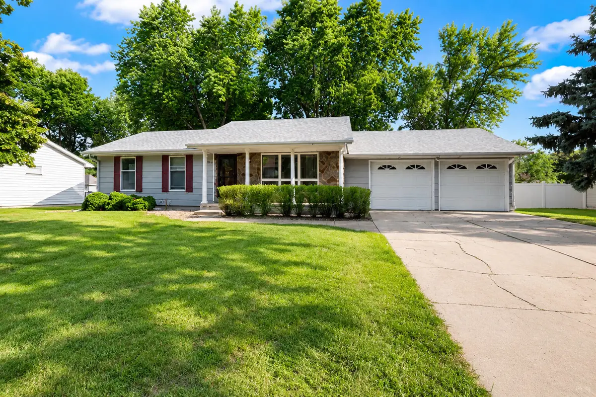 410 21st Avenue, Aberdeen, SD 57401 - #1
