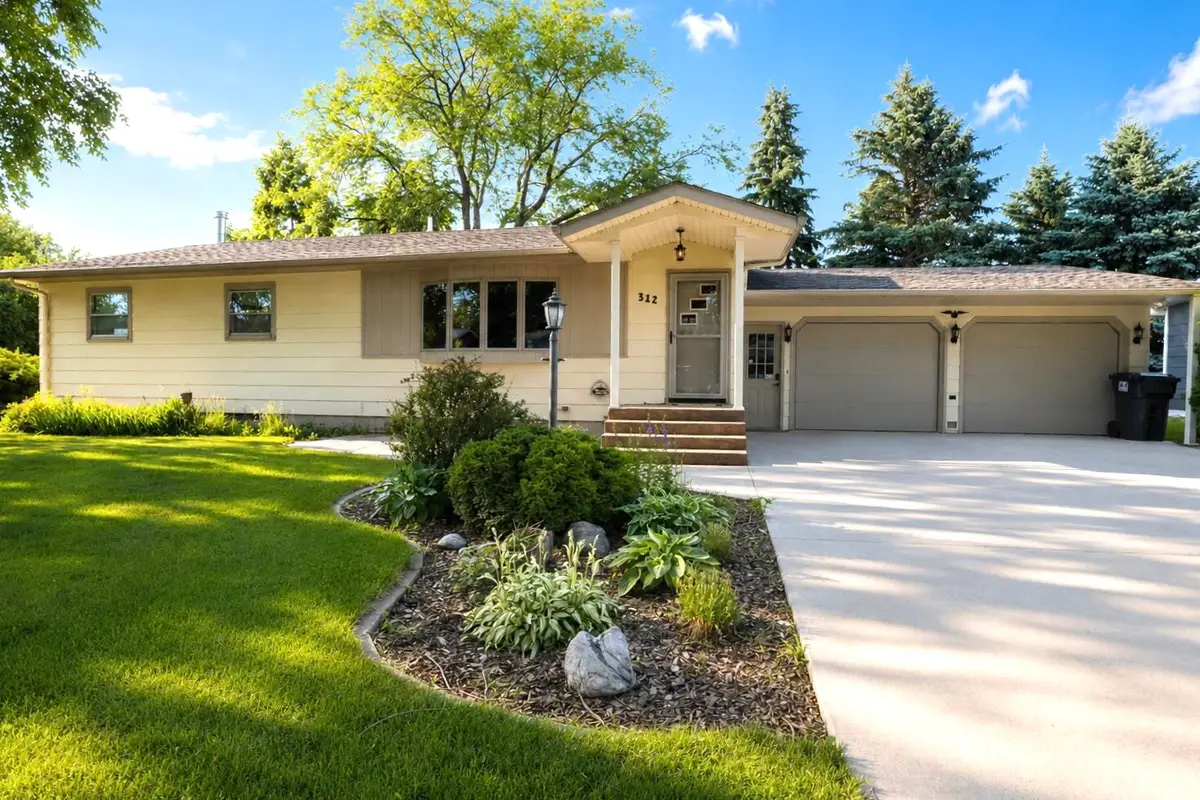 312 Cambridge Avenue, Ipswich, SD 57451 - #1