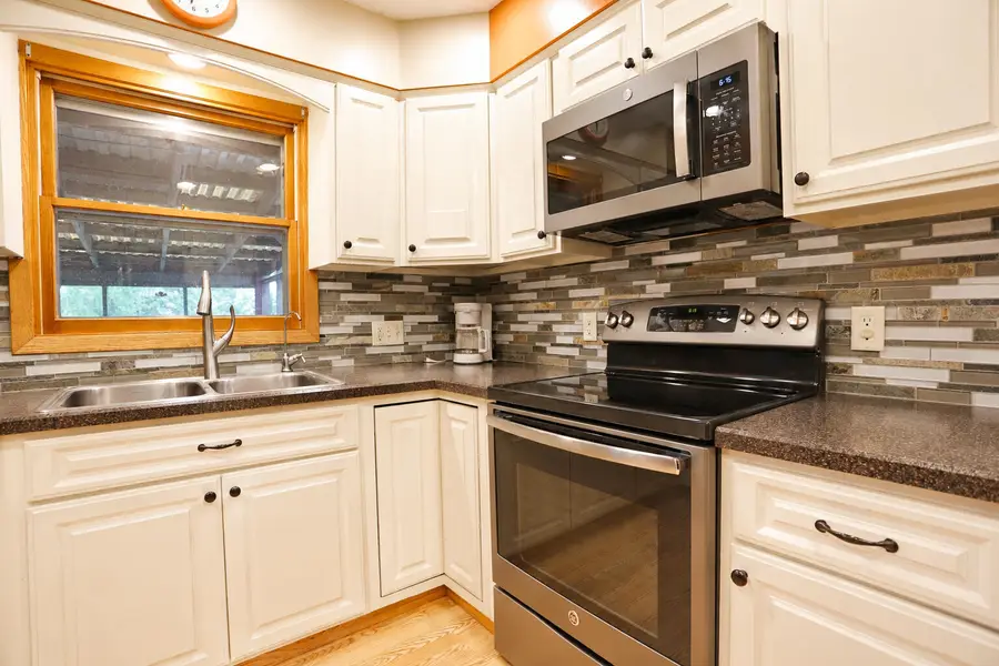 312 Cambridge Avenue, Ipswich, SD 57451 - #3