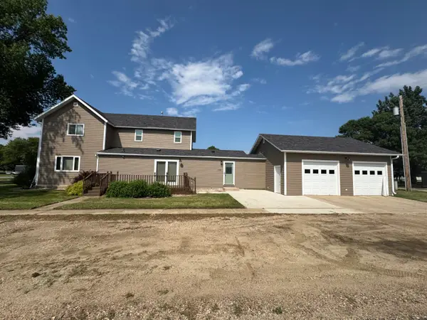 105 2nd Street, Mellette, SD 57461