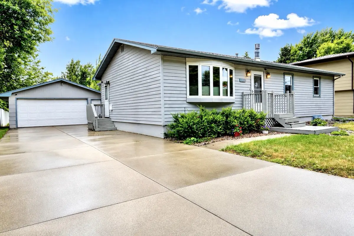 924 12th Avenue, Aberdeen, SD 57401 - #1