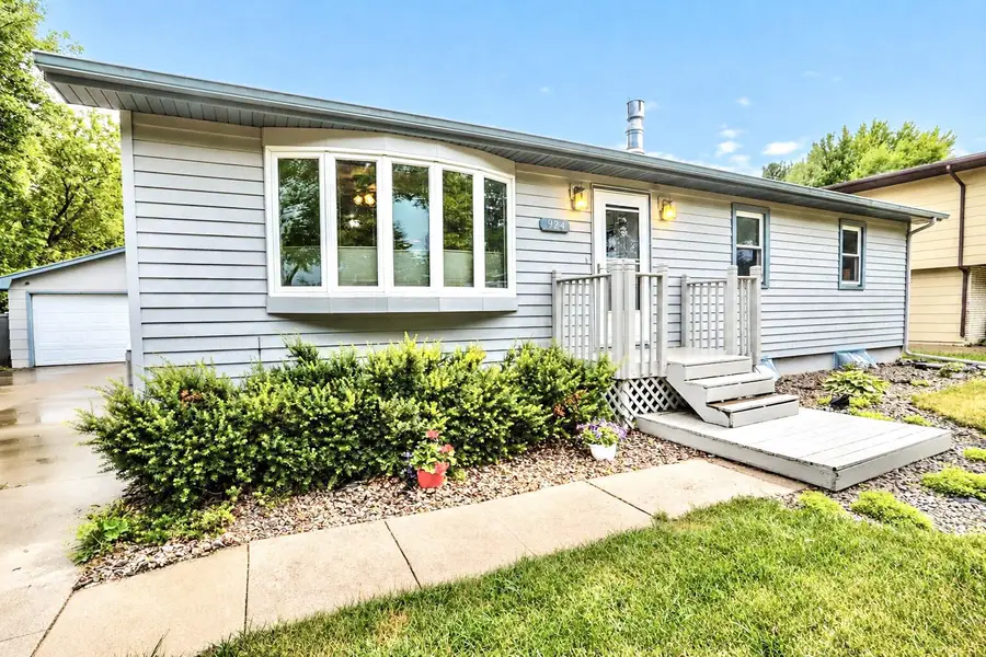 924 12th Avenue, Aberdeen, SD 57401 - #3