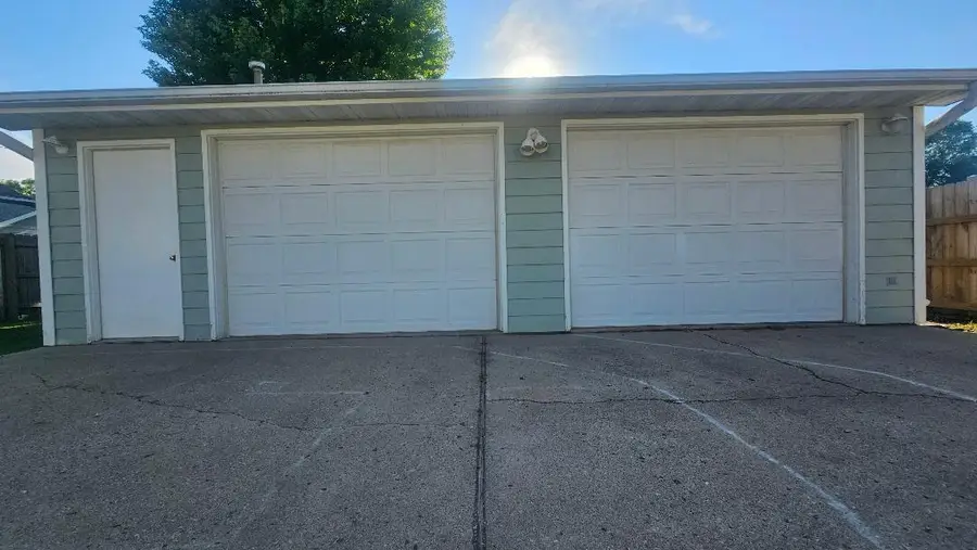 1010 N 1st Street, Aberdeen, SD 57401 - #2