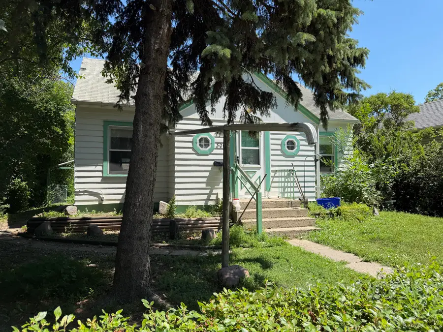 306 N 3rd Street, Aberdeen, SD 57401 - #2