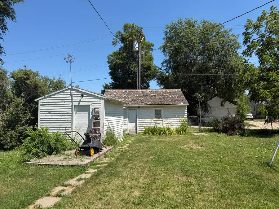 306 N 3rd Street, Aberdeen, SD 57401 - #3