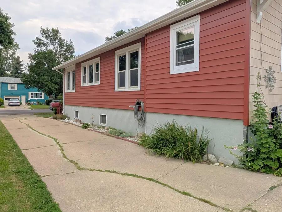912 N State Street, Aberdeen, SD 57401 - #2