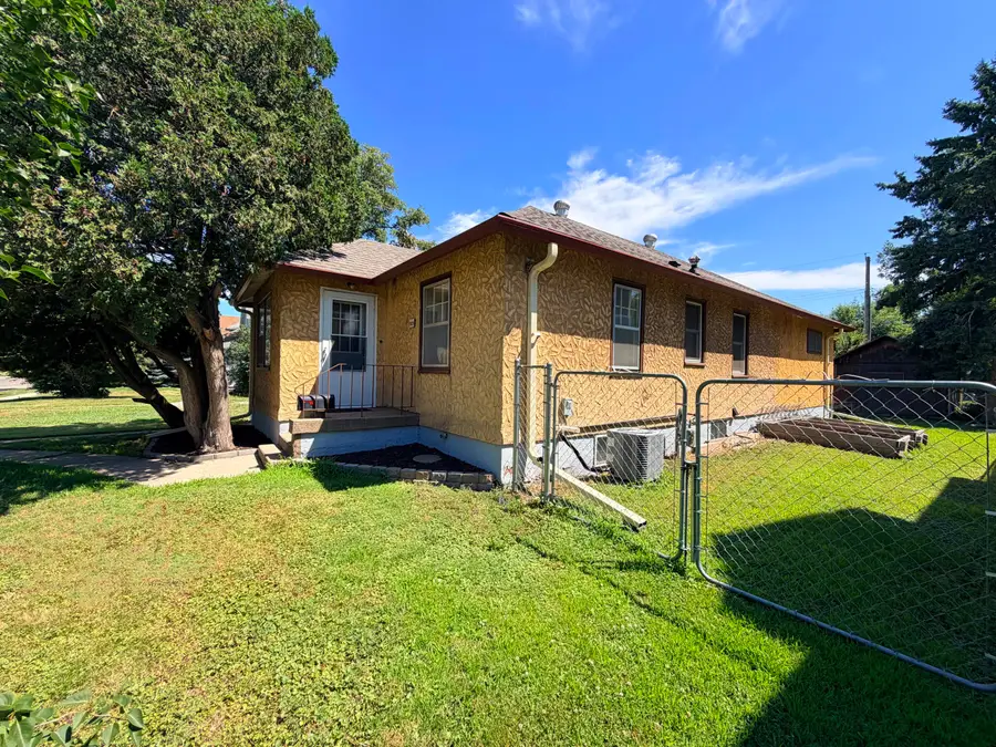 929 S Kline Street, Aberdeen, SD 57401 - #2