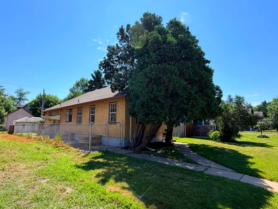 929 S Kline Street, Aberdeen, SD 57401 - #3