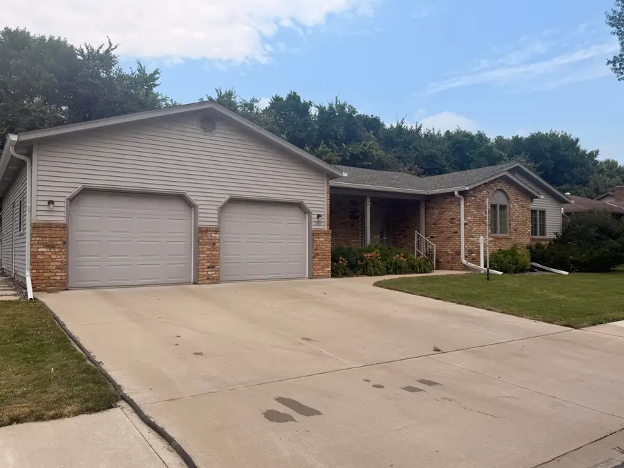 2603 13th Avenue, Aberdeen, SD 57401 - #3