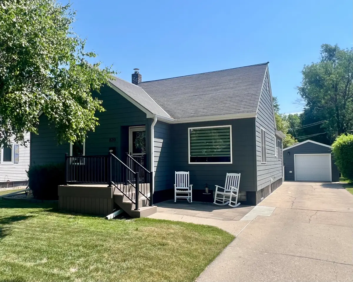 820 N Jay Street, Aberdeen, SD 57401 - #1