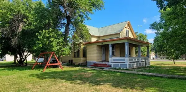 330 Main Street, Ipswich, SD 57451