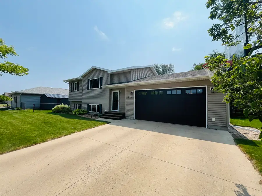 1207 SW 13th Avenue, Aberdeen, SD 57401 - #3