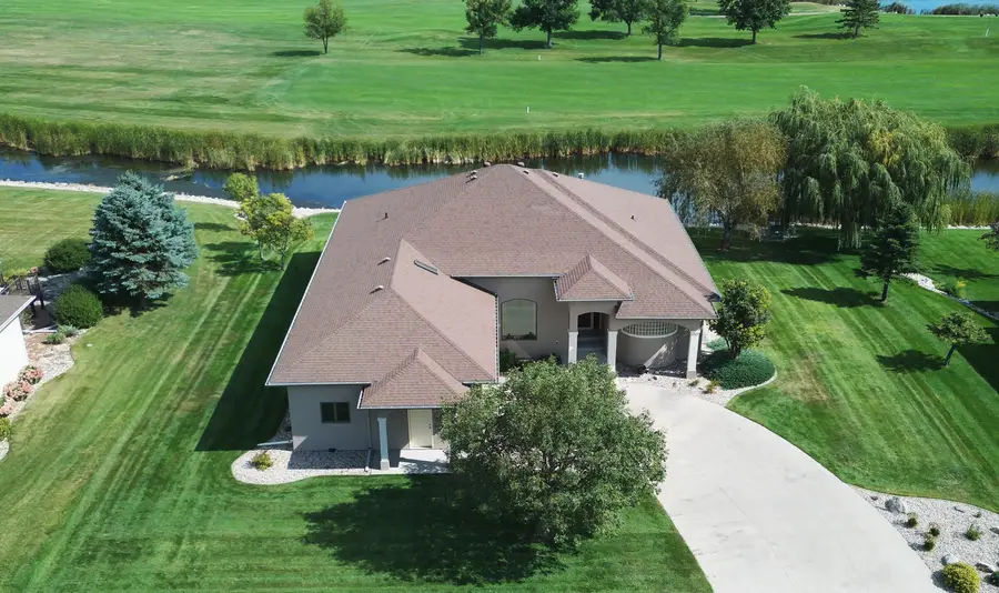 316 E Palmer Circle, Aberdeen, SD 57401 - #2