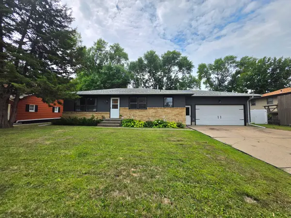 2220 SE 12th Avenue, Aberdeen, SD 57401