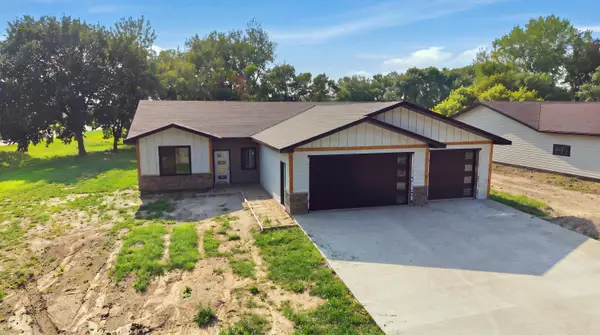 12999 Willowood Drive, Aberdeen, SD 57401