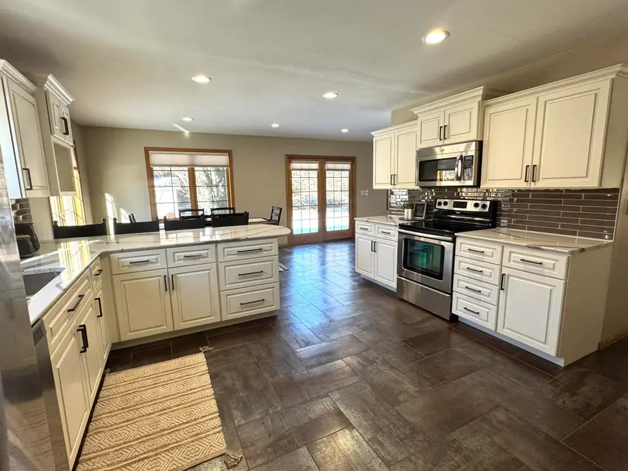 1411 Ashwood Drive, Aberdeen, SD 57401 - #3