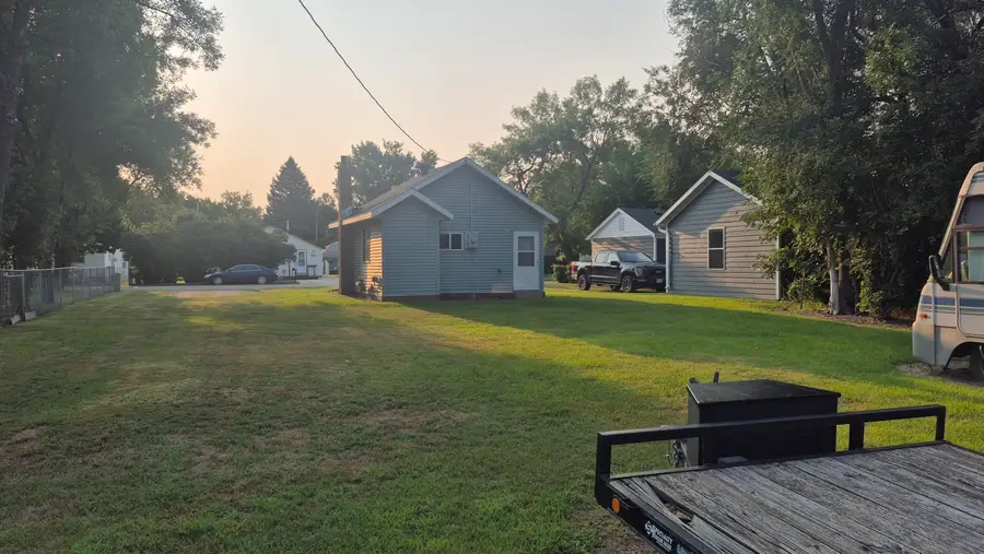 912 S Cochrane Street, Aberdeen, SD 57401 - #3