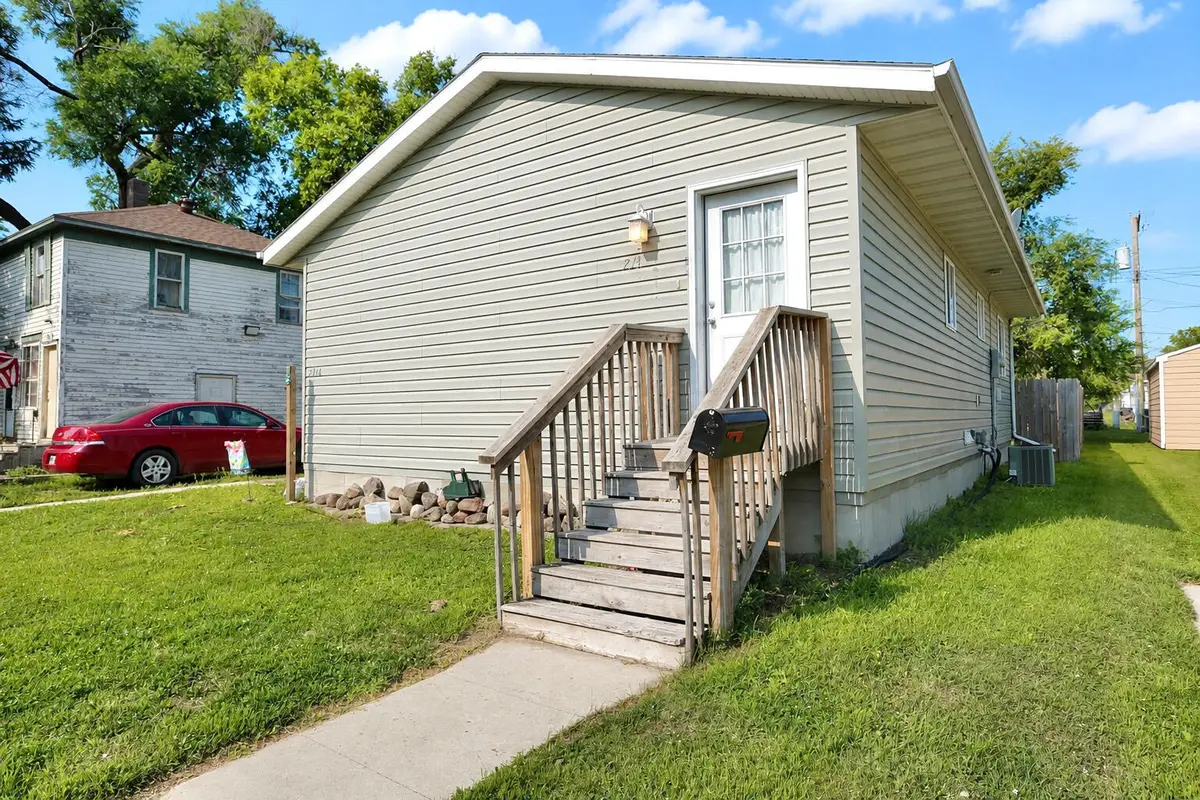 714 S 11th Street, Aberdeen, SD 57401 - #1