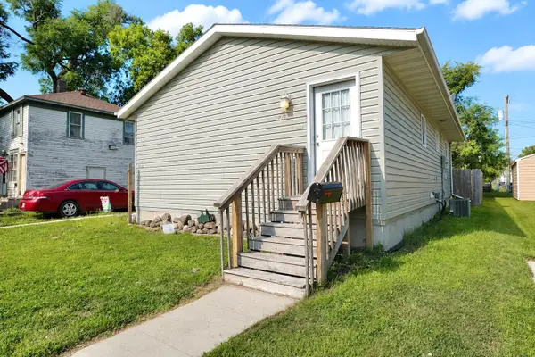 714 S 11th Street, Aberdeen, SD 57401