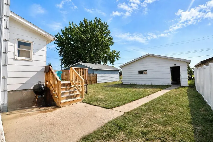 903 S 9th Street, Aberdeen, SD 57401 - #2