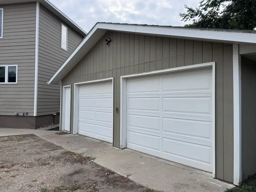 105 E 5th Street, Cresbard, SD 57435 - #3