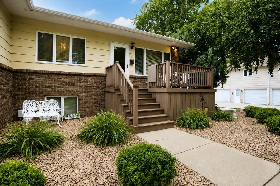 1003 N 4th Street, Aberdeen, SD 57401 - #2