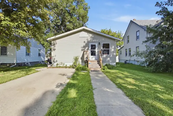 925 S 11th Street, Aberdeen, SD 57401