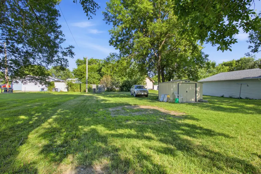925 S 11th Street, Aberdeen, SD 57401 - #3